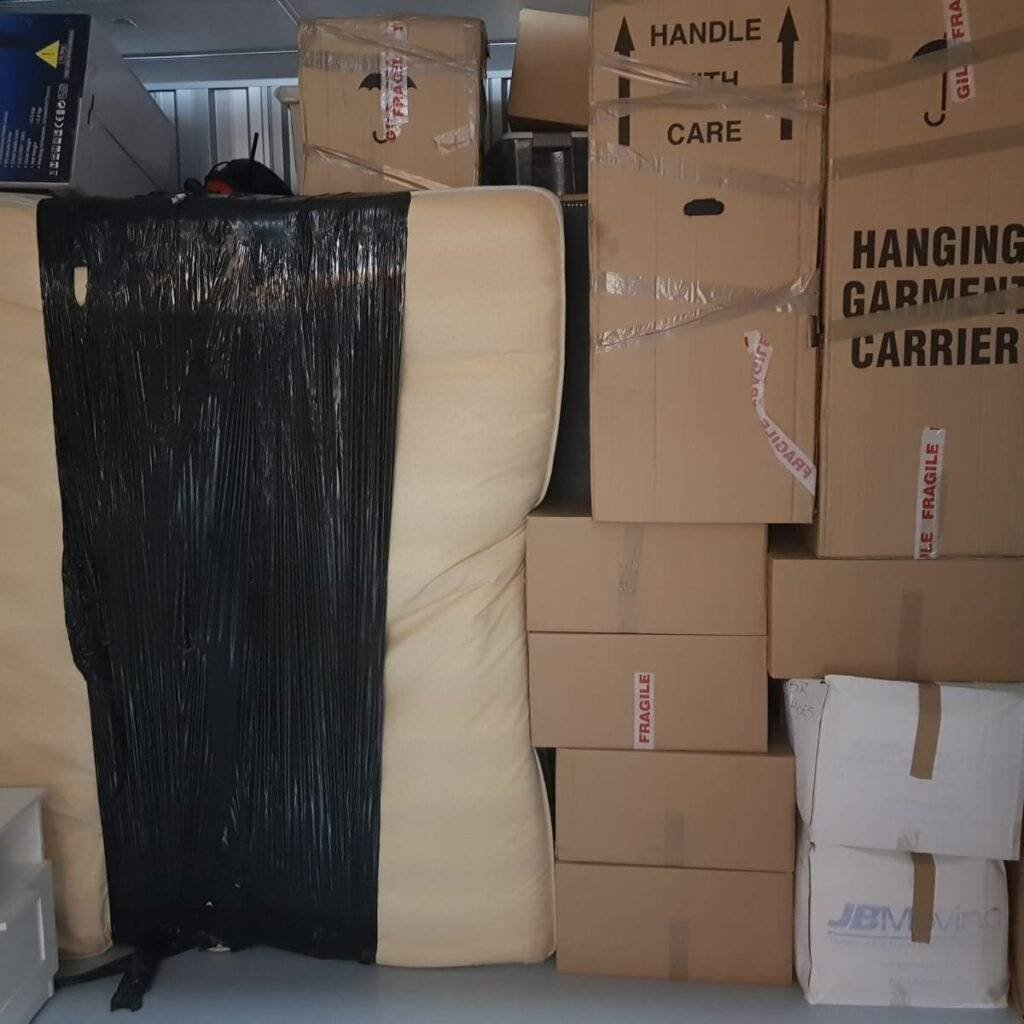 🌟 The Smart Mover’s Secret: Why Storage Units Are Essential in Central London